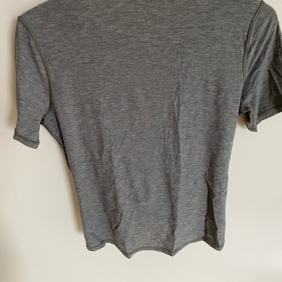 Lululemon tee - Picture 2 of 2